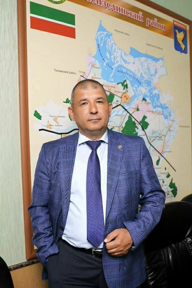 Айдар Салахов поздравляет аграриев с профессиональным праздником