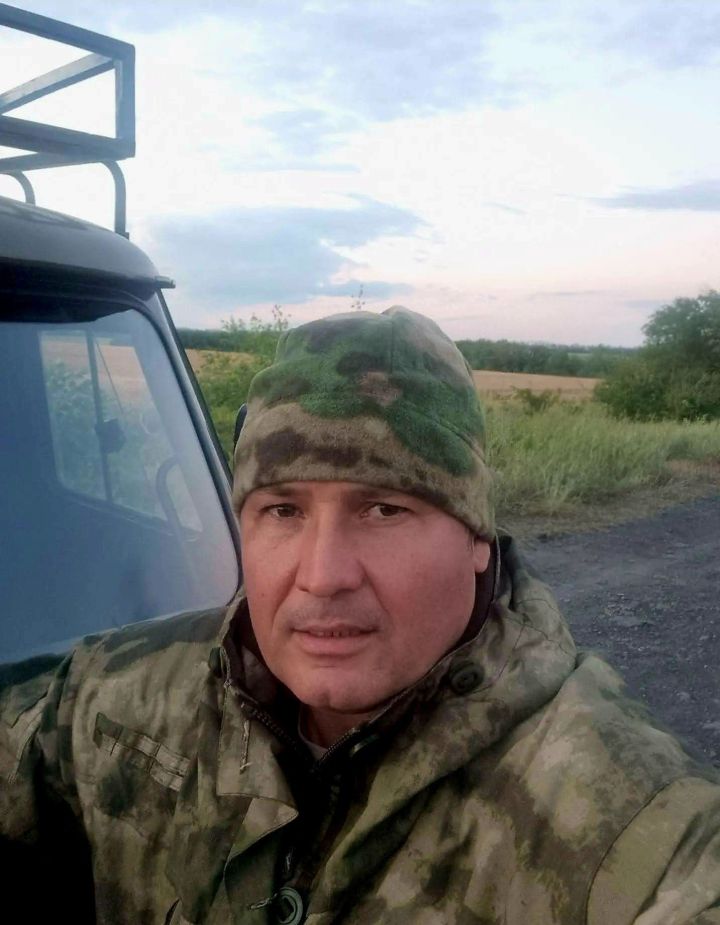 Рамиль Каримов из зоны СВО поздравил коллектив Мензелинского АТП с праздником