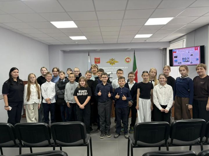 Школьники СОШ №2 познакомились с профессией полицейского