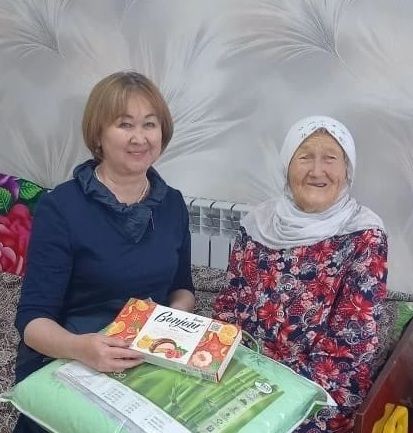 Жительницу села Деуково Расиму Кадырову поздравили с 90-летним юбилеем