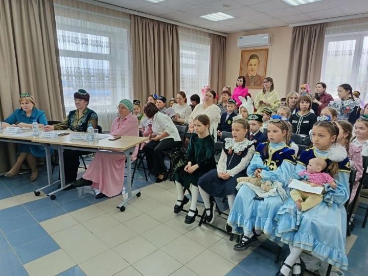 «Слово Тукая живёт в сердцах юного поколения» : в детской библиотеке имени Рашита Гарая прошел районный конкурс чтецов