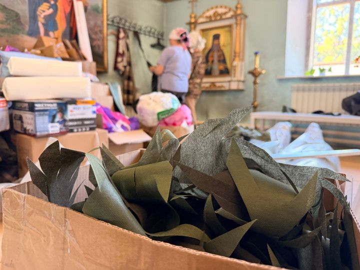 В Никольском соборе Мензелинска начали плести маскировочные сети для бойцов