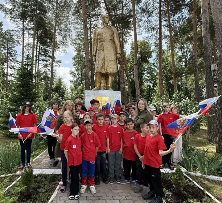 «Память на века»: в Мензелинской школе-интернате завершили социально значимый проект по сохранению воинских мемориалов