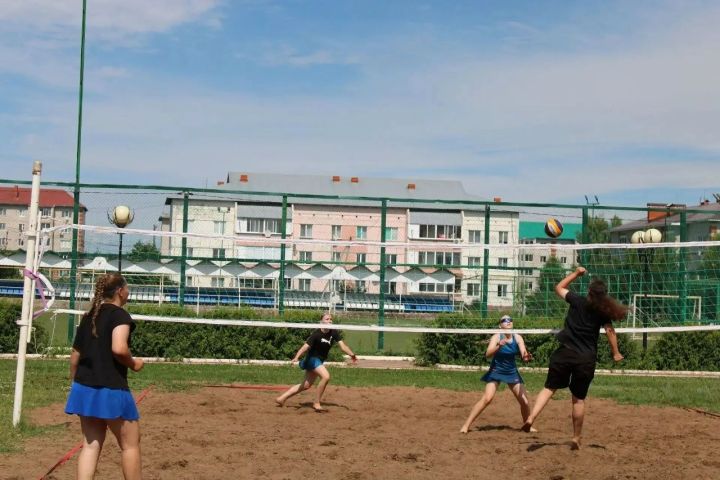 Минзәләдә пляж волейболы буенча Беренчелек узды