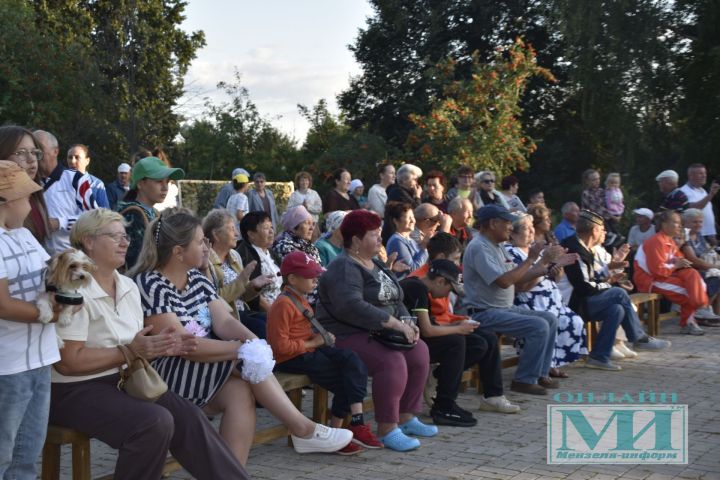 Праздник «Күршеләр» собрал жителей в парке Победы города Мензелинска