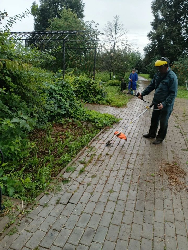 В Мензелинске продолжаются работы по благоустройству общественных пространств